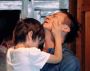 公共场合|孩子在公众场合发脾气吵闹怎么办？3个策略，帮你机智应对