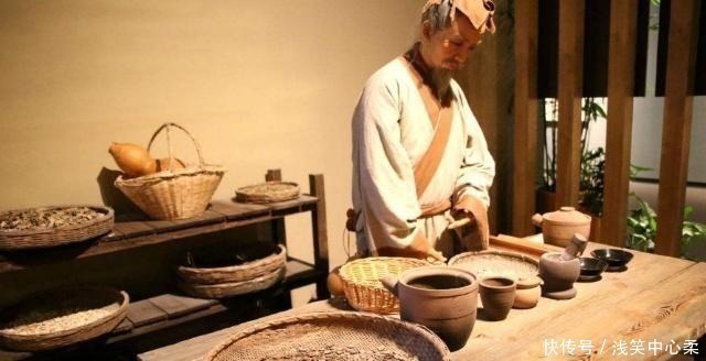 徐土|华佗妙手回春却难医母病,堂兄无意之举让其母痊愈,此方沿用至今!