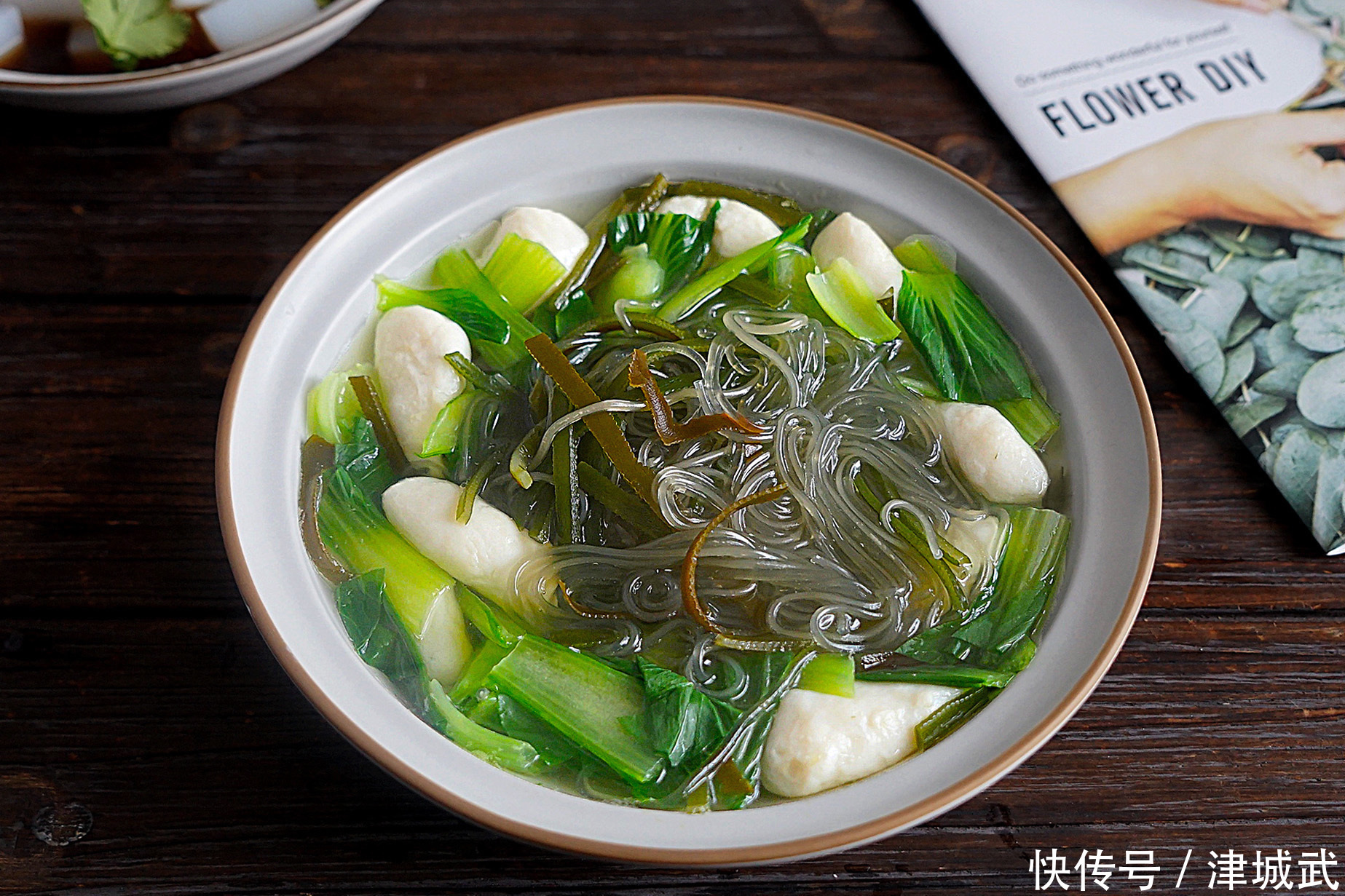 表妹做的午餐在全网火了,清淡美味,网友:比大鱼大肉更有食欲