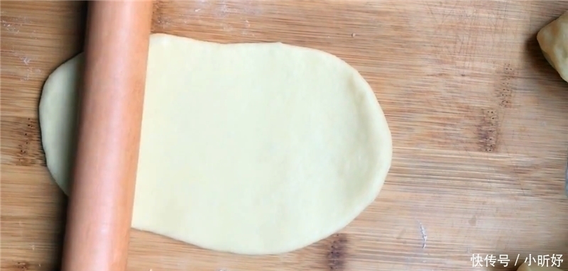 母鸡蛋|电饭锅做早餐面包的配方,比蒸馒头还香甜,学会可以做给家人吃