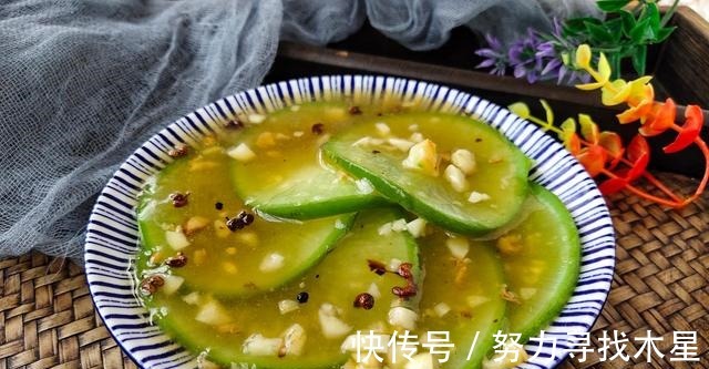 植物油|入冬后，我家常吃这菜，8毛一斤花青素含量高，切片一蒸真鲜美！