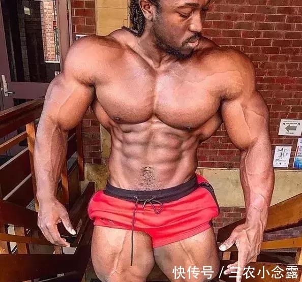 深蹲|他痴迷深蹲10年, 练成“无敌牛蛙腿霸”