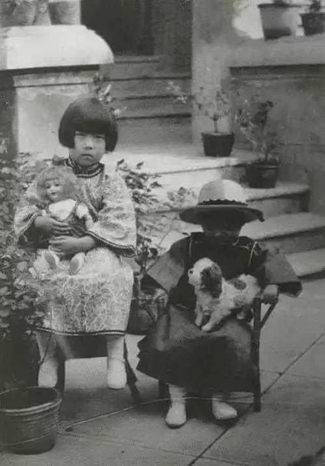 张子静!张爱玲生平照片大全,晚年潦倒死后一星期才被发现,自嘲活得像流浪狗!