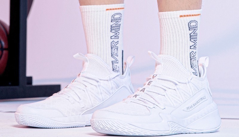 篮球鞋 男人到了三十岁,别再迷恋耐克阿迪了,这些国产货堪称运动界“华为”