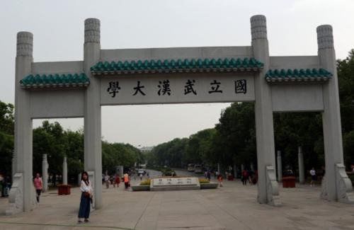 我国“最美”的两所大学，风景独特，第一所在国内无人不知