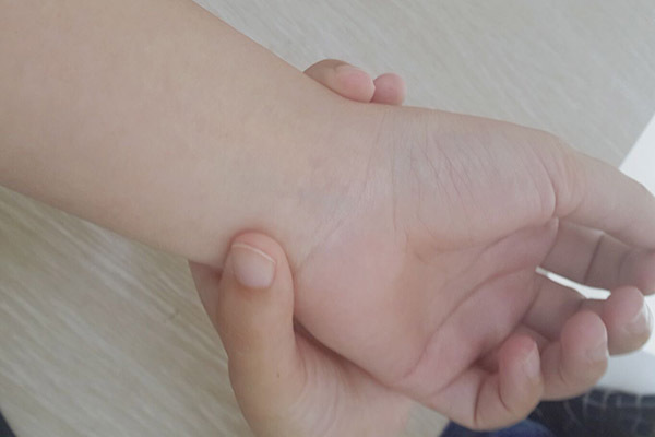 骨质疏松|50岁上下的女人,经常浑身疼,是得了大病医生的话令人放心