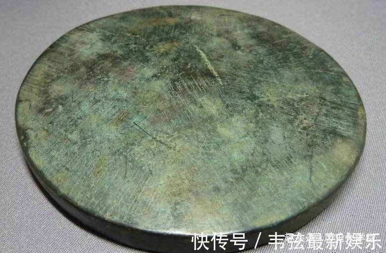 古人@古人梳妆打扮所用的“铜镜”,真的昏黄模糊看不清吗