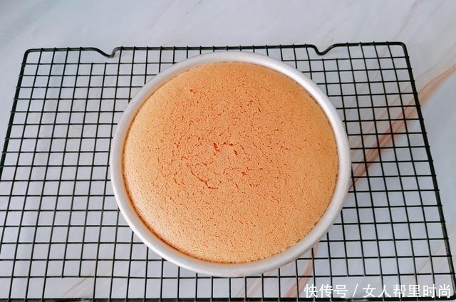 戚风蛋糕零失败配方,不开裂不回缩不塌陷,烘焙新手记得收藏!