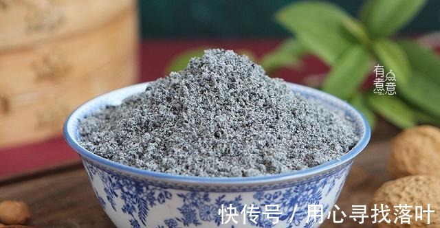 掉发|秋天到了，吃核桃栗子不如吃它，经常掉发多吃点，泡着吃真香啊！