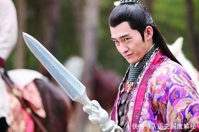 李元霸武功那么厉害,基本无敌,为什么却怕罗成呢?