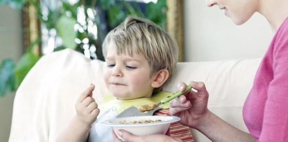 猛涨期|孩子发育有三个猛涨期,还有4个暗号,暗示长高进入尾声