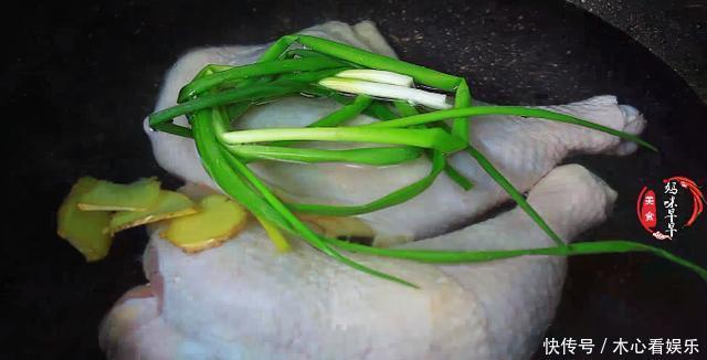 鸡腿肉|拌凉菜时,最忌直接加生抽,记住“211”,拌什么凉菜都香