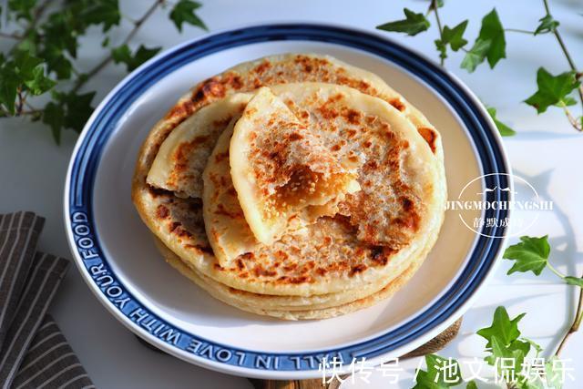 糖饼怎么做才不硬关键在和面，告诉你小窍门，80岁的老人也能吃