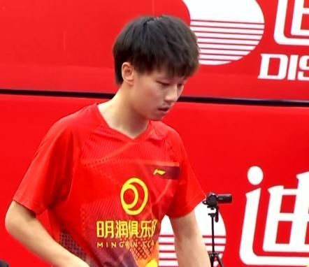 世界冠军|耻辱！单局轰11-0后，林高远遭大逆转，2-3告负，无奈摇头很沮丧