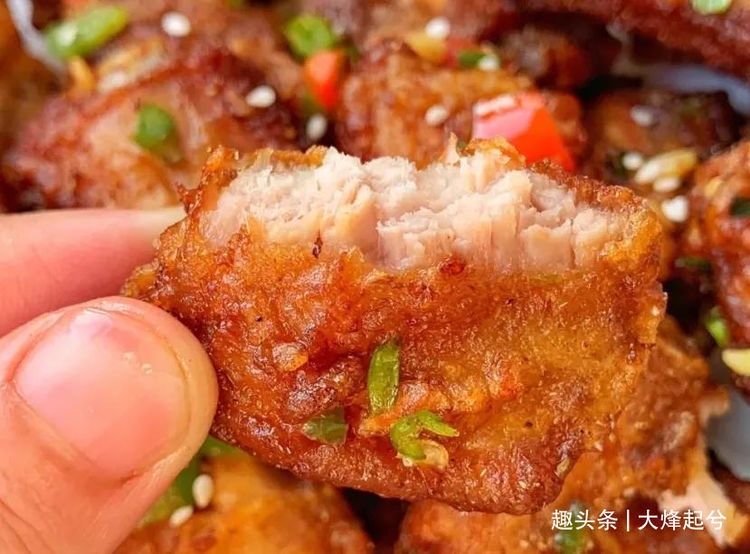 饭店的干锅排骨为啥那么好吃，大厨教你技巧，简单又实用
