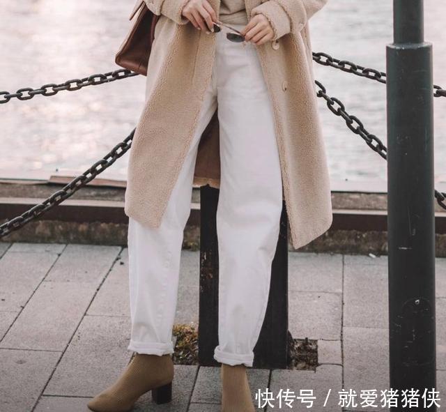 三木|三木的初冬新装真美,毛呢大衣配“牛奶裤”,色调搭配看着真舒服