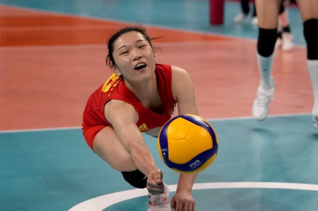 年轻球员|女排官宣新帅!40岁主帅带领年轻小将重新启航,或能走出低谷期