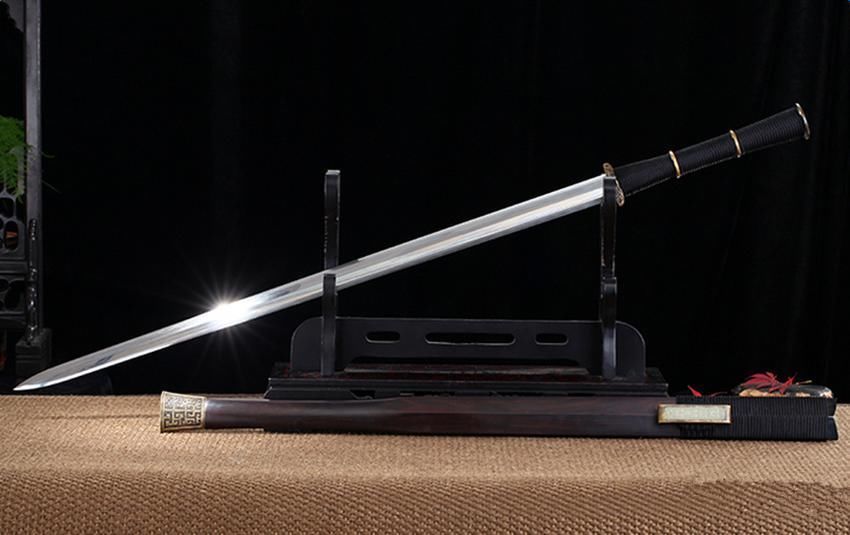 古色古香的传统刀剑vs简单霸气的现代刀剑你更喜欢谁