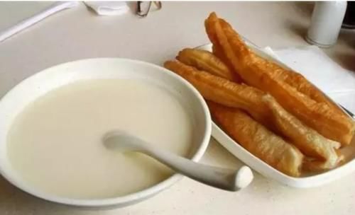 鸡蛋|6种早餐建议大家尽量少吃，鸡蛋竟然在列，快看还有哪些你爱吃的