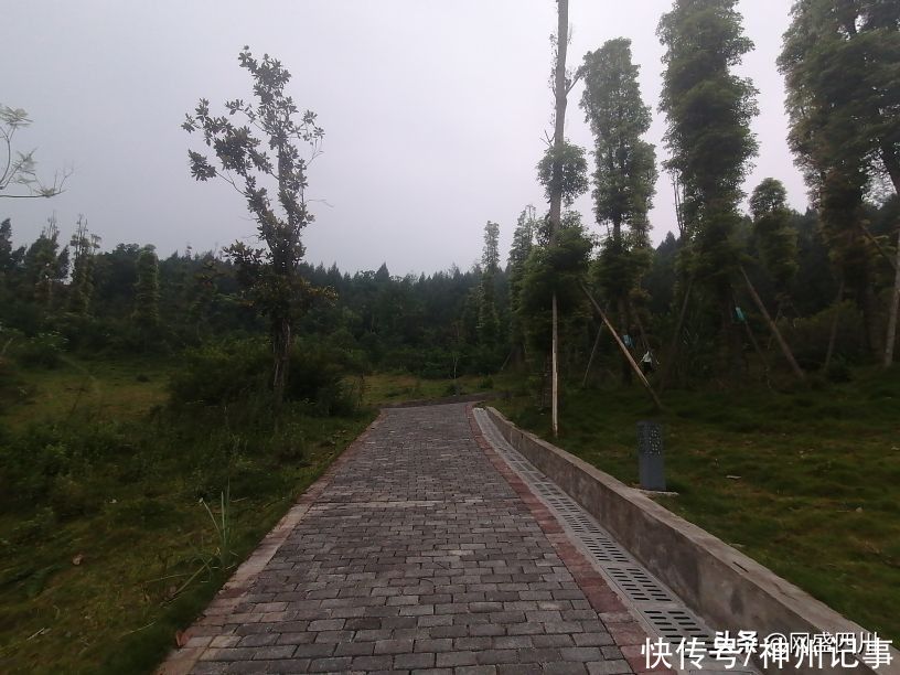 蓬安|逛游百牛赞歌广场，这里风景独好