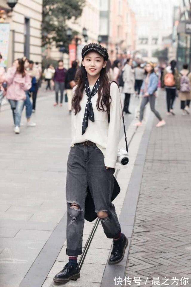 小姐姐 -紧身牛仔裤小姐姐,随便搭配,都能轻松打造出时尚美感