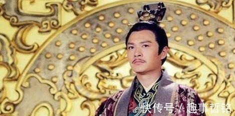 皇帝@皇帝在宰相衣服上烫个洞,次年洞仍在,皇帝:打开库房