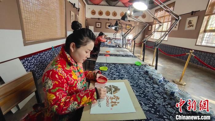 五谷杂粮#河北“粮画小镇”农民用粮作画 寄托冬奥情