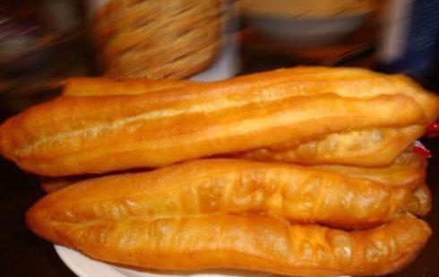 我国3成人铝摄入超标，除了早餐少吃油条，2类食物一口有别吃