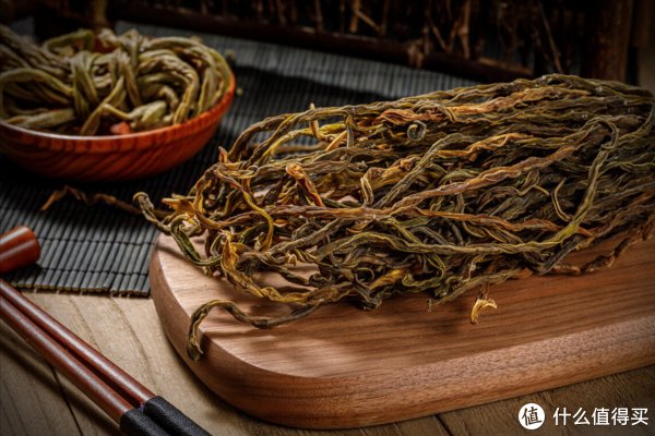 这些蔬菜晒干之后，留着冬天吃，炖肉蒸包子真香，今年你都晒了啥？