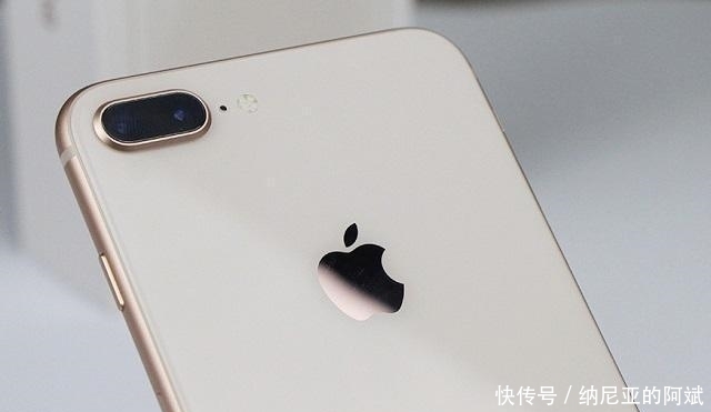 库克|发布至今下跌1000元，库克预测失误，去年的iPhone无奈加速让路