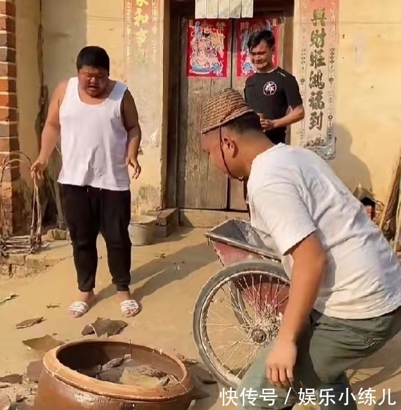 |搞笑007拍连锁反应段子走红全网,剧情超搞笑,就是很“受伤”