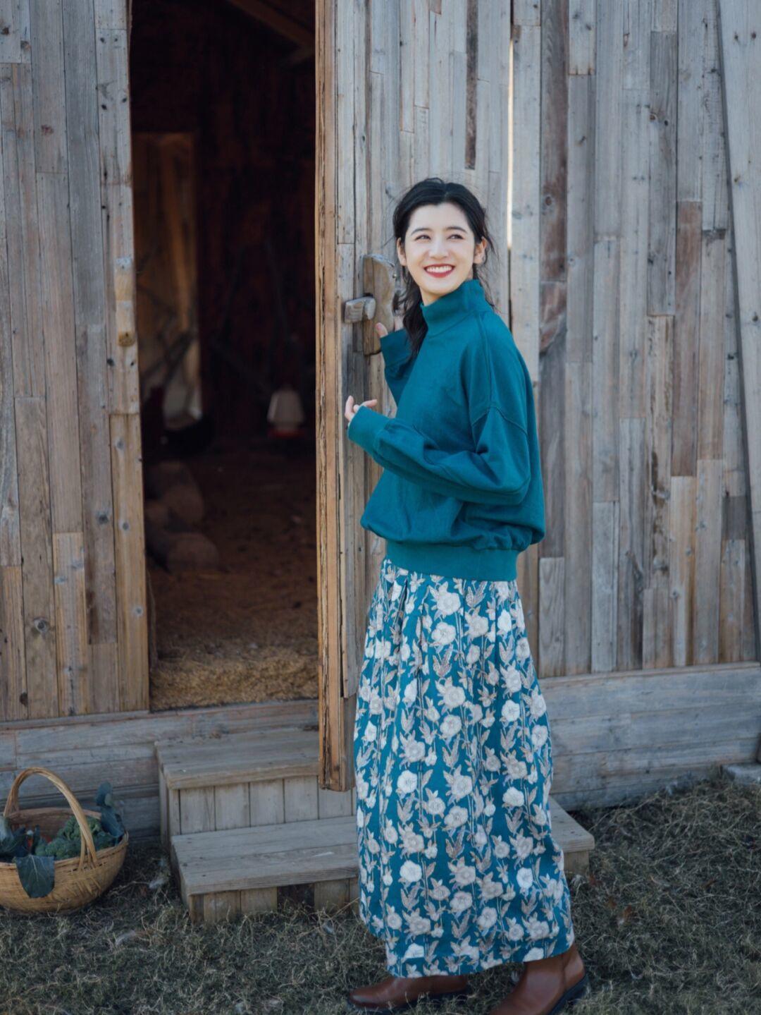 质地 衣服好看不全看身材,选款很重要,这些“毛衣”looks分享给你