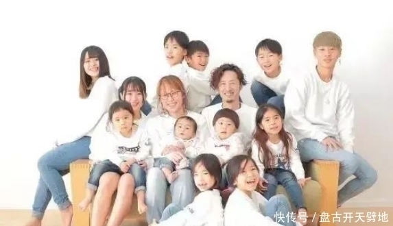 夫妻|70后夫妻20年生12娃,家中无矿却有爱,宝妈被赞“时间管理专家”