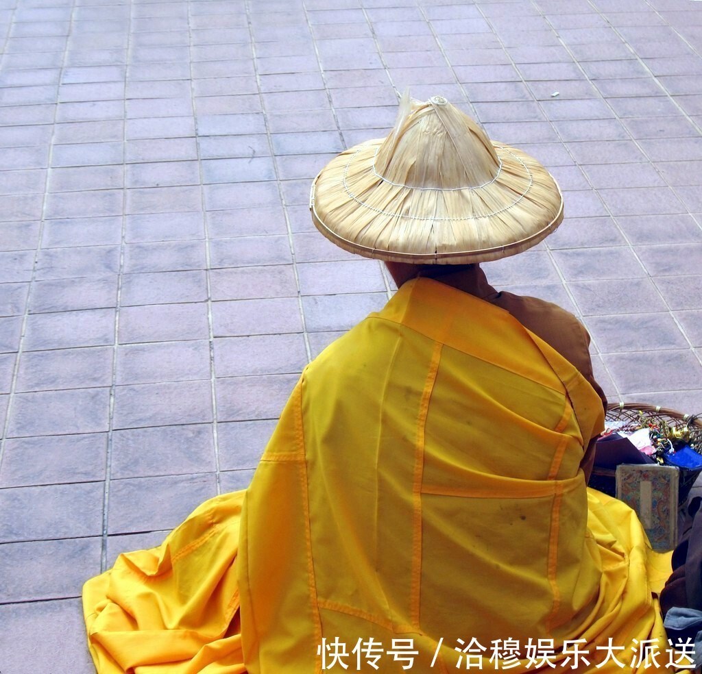 周而复|苏东坡派遣小妾服侍和尚,得知两人一夜忙活后,对禅师感激涕零