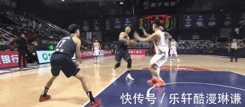 侵犯|广厦三少被广东球员侵犯,孙铭徽被垫脚,赵岩昊被打落两颗牙齿!