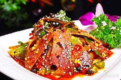 食盐|除夕夜，不管有钱没钱，餐桌上少不了这4道菜，寓意：牛气冲天