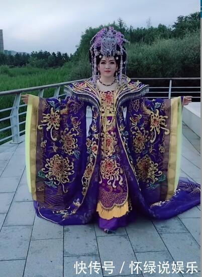 新娘为拍婚纱照连续换上三套衣服，成片新娘却美得令人窒息！