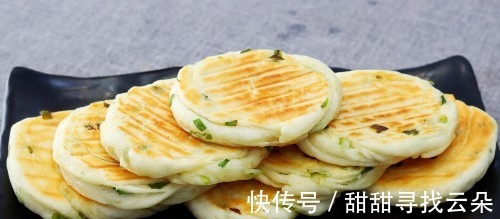 葱花饼这么做太香了，无技巧无难度，一卷一拧不用包，外酥里软！