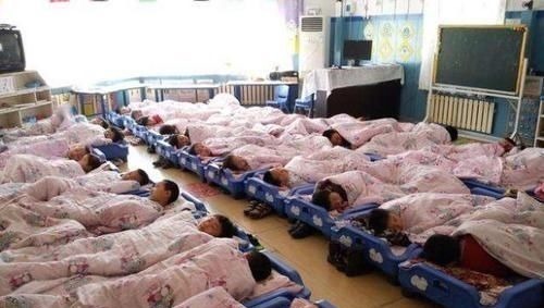 身高|妈妈带娃孩子不长个,奶奶带娃身高猛涨,医生:都是午睡惹的祸