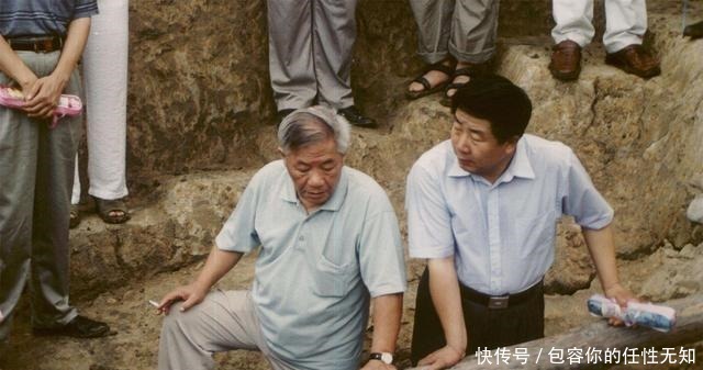 炸山发现青铜器,上报三次专家都说没古墓,最后上百件国宝被毁!