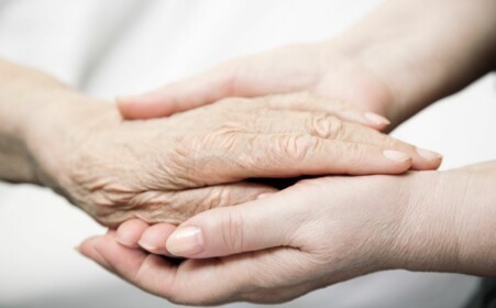 姿位性|手抖是由什么疾病引起的?