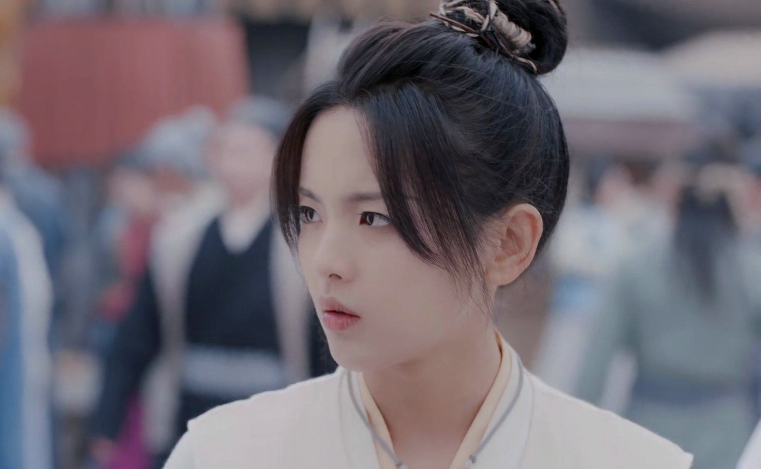 世界|《且听凤鸣》开篇虽然这世界很大,但是注定的人始终会再见