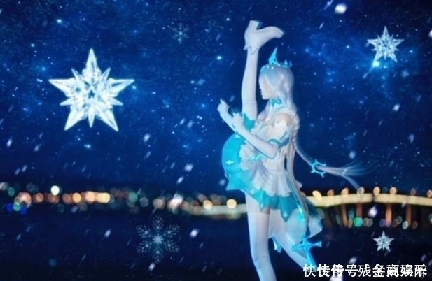 初中生cos|15岁初中生cos琪亚娜火了,当她抬腿那一秒,网友你还是个孩子啊
