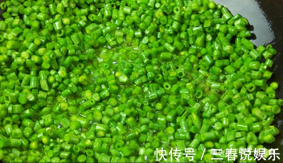 豆角别炒肉了，加3个鸡蛋，简单美味，好吃到你不想放下筷子