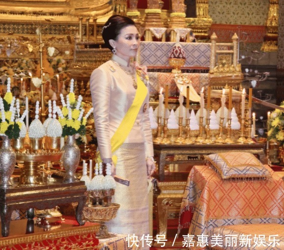 首饰 苏提达的首饰花絮,珍珠项链意外坠落,繁琐珠宝再不佩戴了