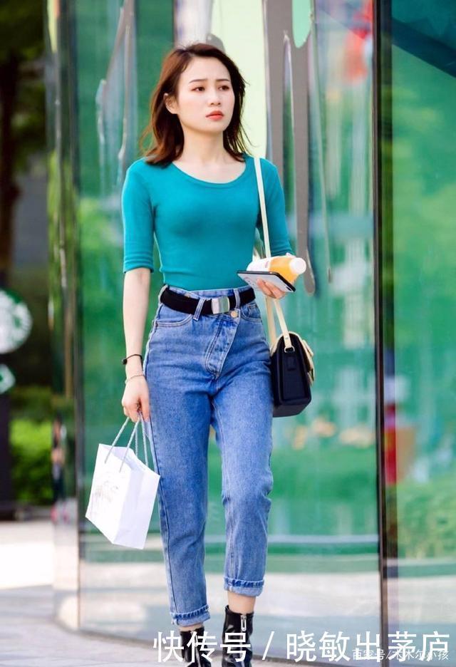 气质美女,小衫配高腰的牛仔裤,穿出了高雅的气质,美丽迷人