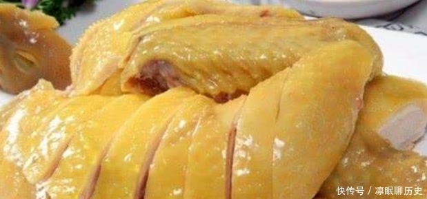 好吃|做白斩鸡,直接下锅煮就错了,大厨教你一招,保证鲜嫩好吃还入味