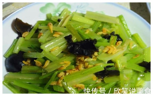 儿子在家过生日,小姑子特意做一桌菜庆祝,饭后儿子的举动好搞笑
