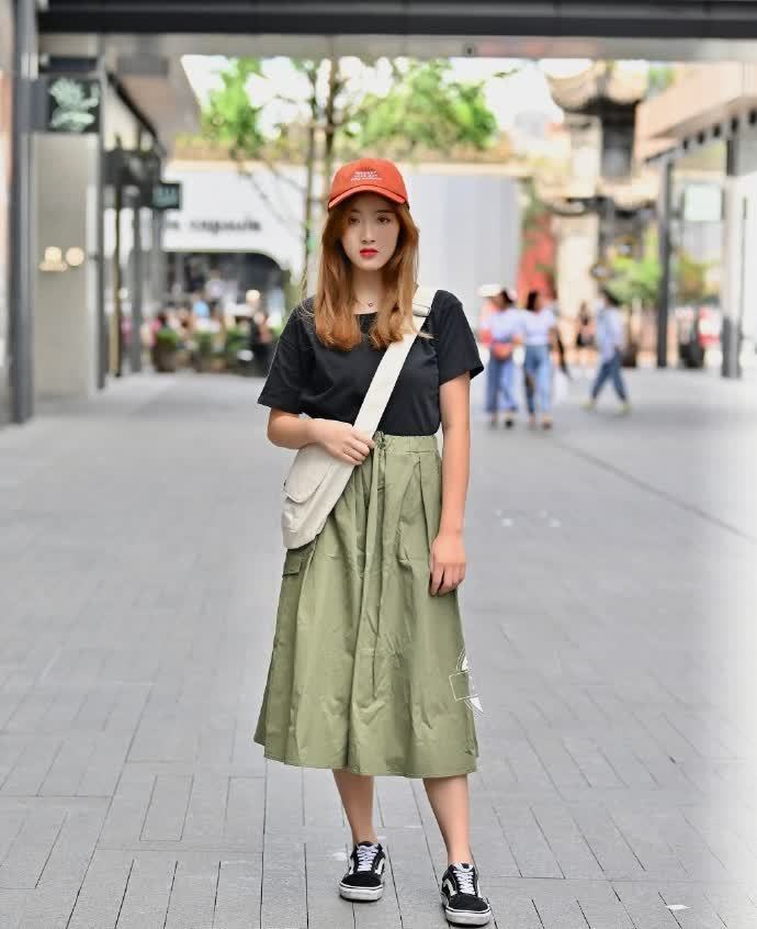 芭娜娜 小姐姐芭娜娜的身材, 真的是太棒了, 很符合她的穿搭!