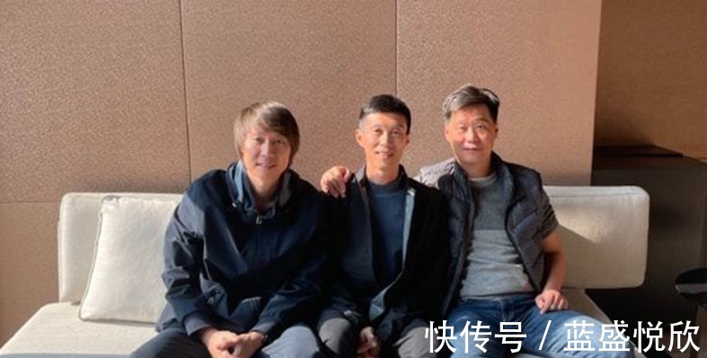 越南队|艾克森肉包子打狗李霄鹏招兵买马!越媒洋兵回家 越南要拿分!